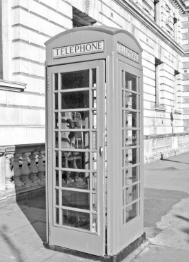 Londra telefon kulübesi