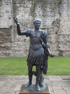 İmparator Trajan'ın heykeli