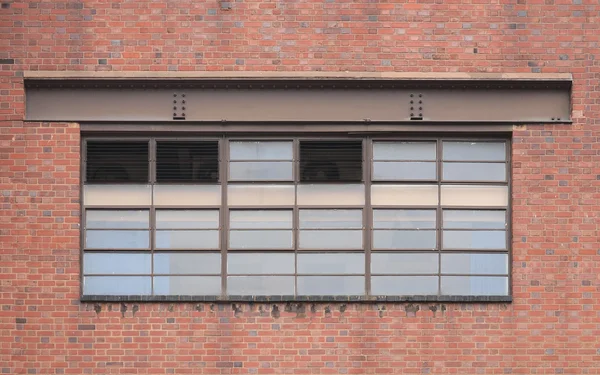 Vieja ventana industrial — Foto de Stock