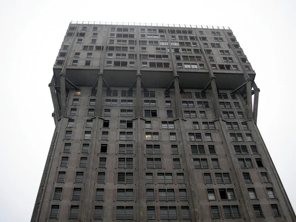 Torre Velasca brutalist architecture Milan — Stock Photo, Image