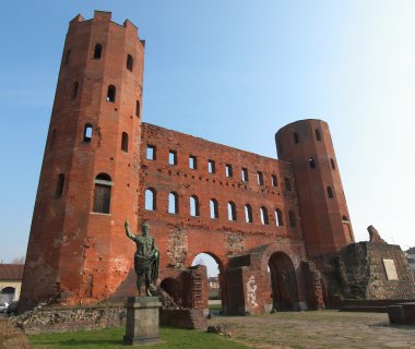 Torri palatine, Torino