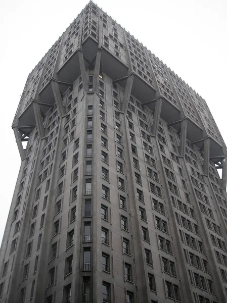 Torre velasca brutalistické architektury milan — Stock fotografie