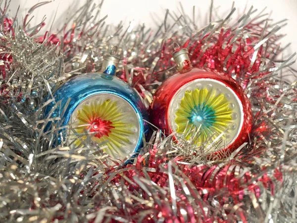 Christmas bauble and tinsel — Stock Photo, Image