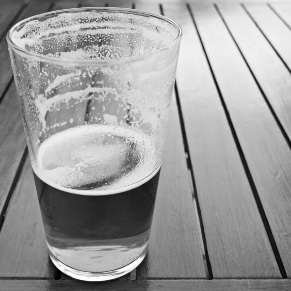 Bebida de cerveja — Fotografia de Stock