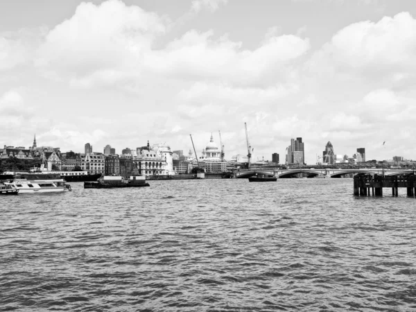 ロンドンのテムズ川 — ストック写真