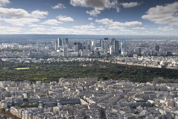 Skyline parisiense Fotos De Bancos De Imagens