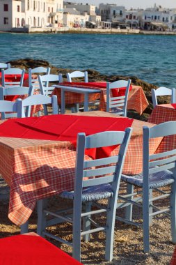 Restoran tarafından seaside, mykonos, Yunanistan.