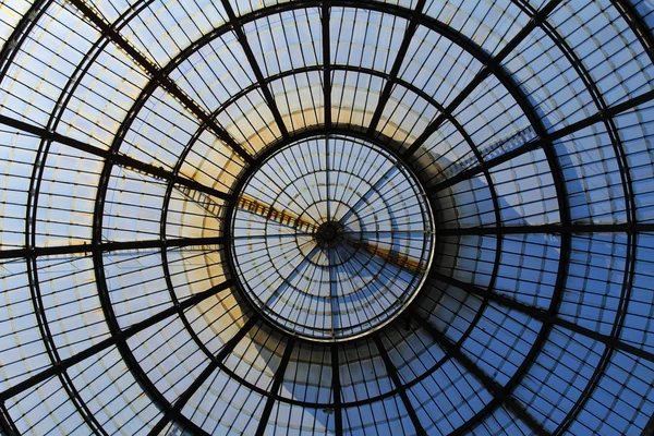 Galeria de vidro - Galleria Vittorio Emanuele - Milão - Itália — Fotografia de Stock