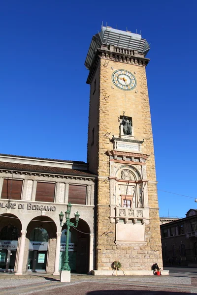 Historiska torn klocka, gamla stan, bergamo, Lombardiet, Italien — Stockfoto