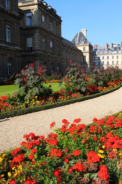 Люксембургский дворец в Париже — стоковое фото
