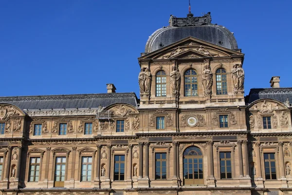 Louvre, paris — Stok fotoğraf