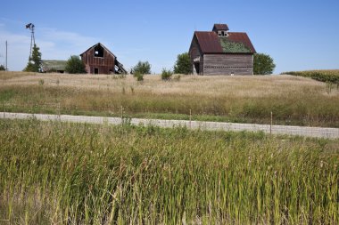 Old farm buildings clipart