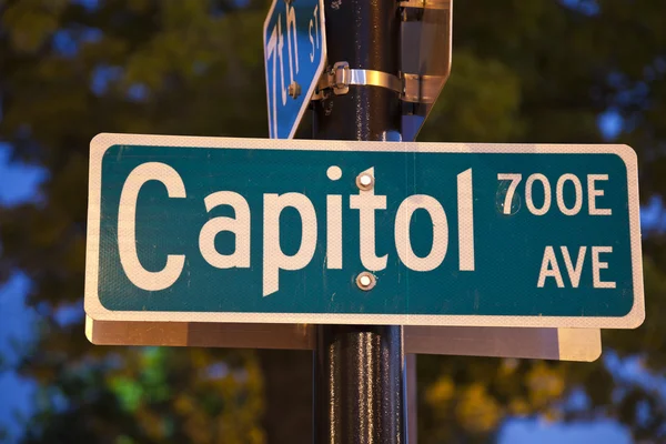 Capitol Avenue in Springfield — Stock Photo, Image