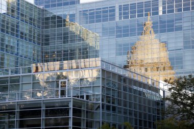 State Capitol of Wisconsin reflected clipart