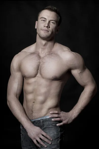 섹시 한 근육 질의 젊은 사나이 남자 — 스톡 사진