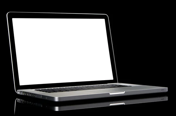 黒い背景に白い画面と現代のラップトップ — ストック写真