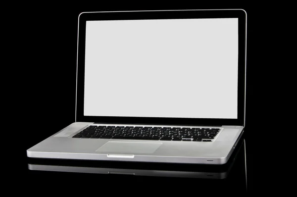 Laptop baru dengan layar putih pada latar belakang hitam — Stok Foto
