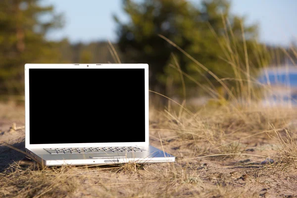 Outdoor-Laptop — Stockfoto