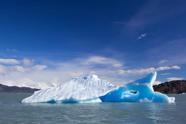 青い氷山 — ストック写真