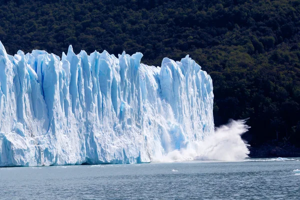 ? ollapsing 氷河 — ストック写真