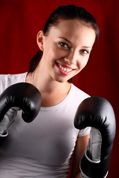 Junge Frauen boxen — Stockfoto