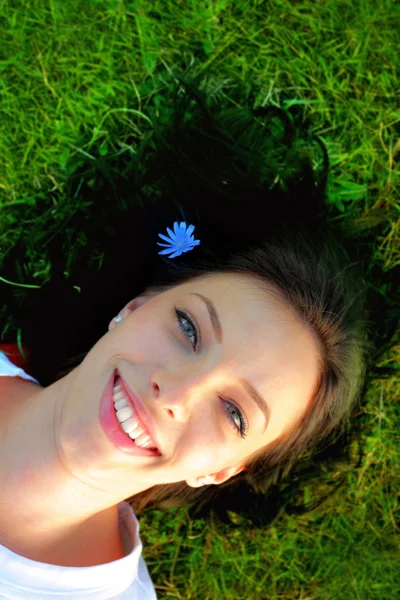 Young woman relaxing — Stock Photo, Image