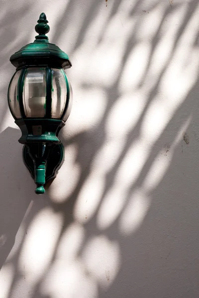 Lampa a zeď. — Stock fotografie