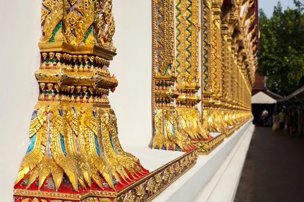 Thailändische Tempelsäulen. — Stockfoto