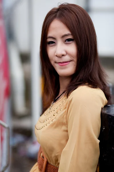 Porträtt asiatisk tjej — Stockfoto