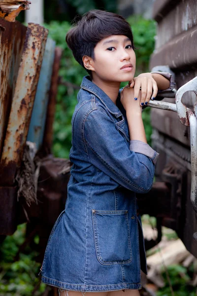 Mode portret Aziatisch meisje — Stockfoto
