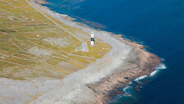 Farol na ilha de Inisheer — Fotografia de Stock