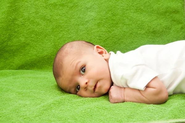 Bebê recém-nascido deitado — Fotografia de Stock