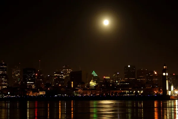 stock image Full moon over Montreal2