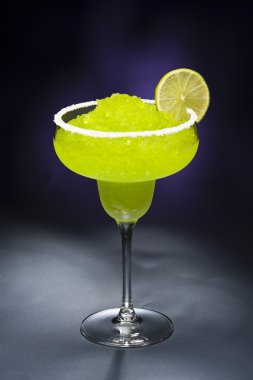 Klasik margarita kokteyl