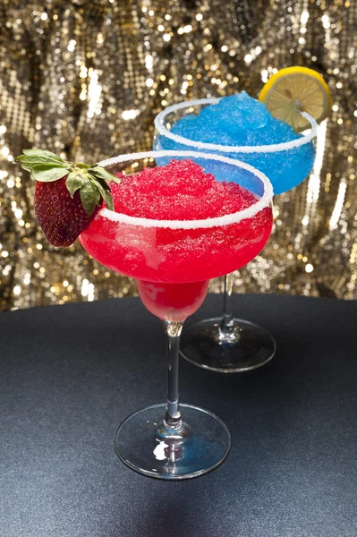 Strawberry and a Blue margarita Cocktail — Stock Photo, Image