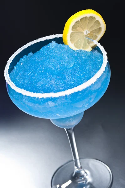 蓝色玛格丽塔鸡尾酒 — 图库照片