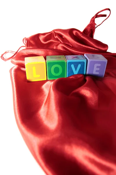 Cartas de amor en camisón de seda — Foto de Stock