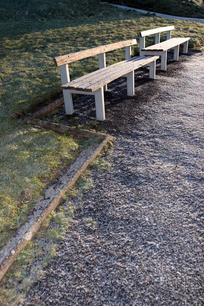 Two park benches — Stock Photo, Image