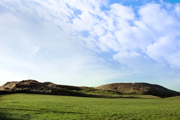 Bandiera gialla su un campo da golf link in Irlanda — Foto Stock