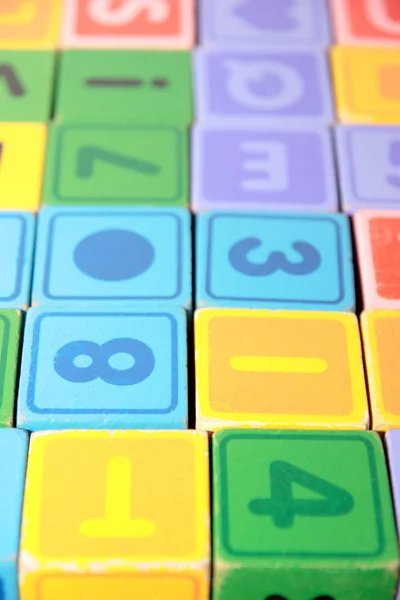Crianças jogar blocos de letras — Fotografia de Stock