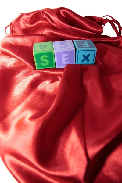 絹のネグリジェで文字のブロックにセックス — ストック写真