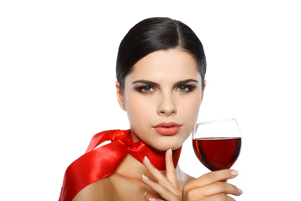 Vacker ung flicka med glas vin — Stockfoto