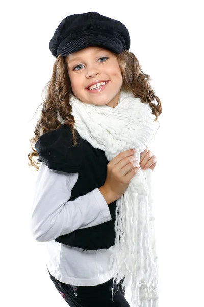 Маленькая красивая девушка в осенней одежде, изолированная на белом заднем плане — стоковое фото
