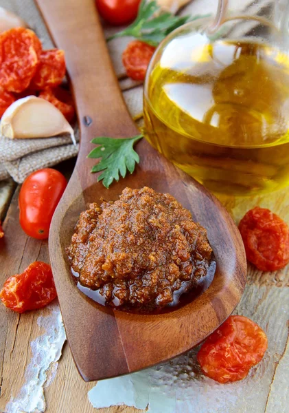 Sås röd pesto med soltorkade tomater — Stockfoto