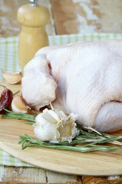 Raw chicken, whole and uncooked — Stock Photo, Image
