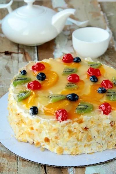 Fruit cake with berries and other fruits — Stock Photo, Image