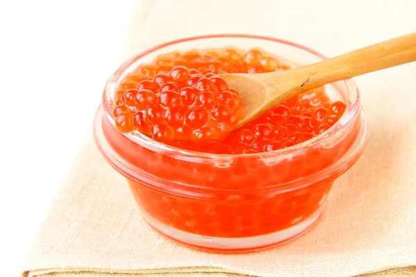 Caviar vermelho fresco com colher — Fotografia de Stock
