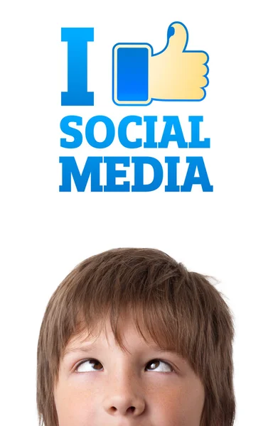 Młody głowę patrząc na społeczne typ ikony i znaki — Zdjęcie stockowe