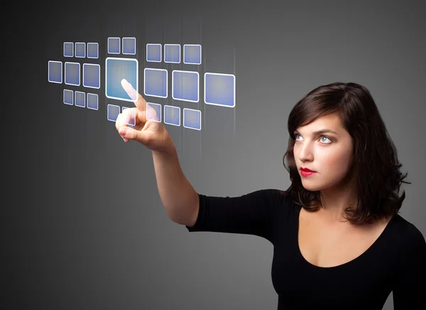 Ділова жінка натискає високотехнологічний тип сучасних кнопок — стокове фото