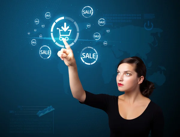 Affärskvinna att trycka virtuella främjande och frakt typ av ic — Stockfoto